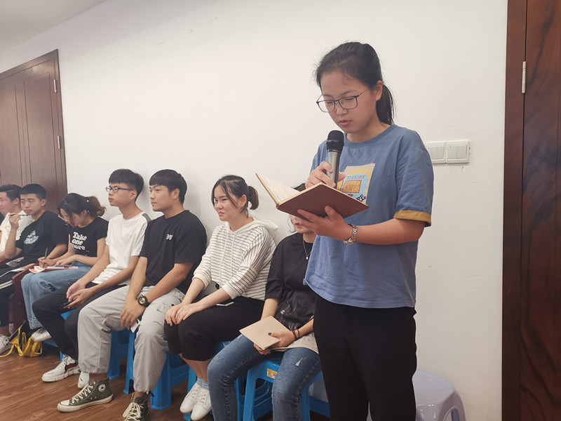 C:Documents and SettingsAdministrator桌面学生座谈会3_副本.jpg