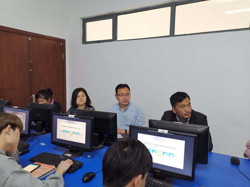 C:Documents and SettingsAdministrator桌面专家进课堂1_副本.jpg