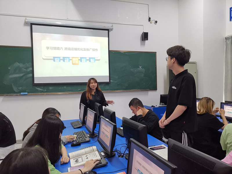 C:Documents and SettingsAdministrator桌面专家进课堂2_副本.jpg