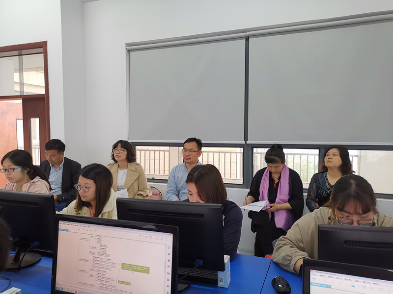 C:Documents and SettingsAdministrator桌面专家进课堂3_副本.jpg